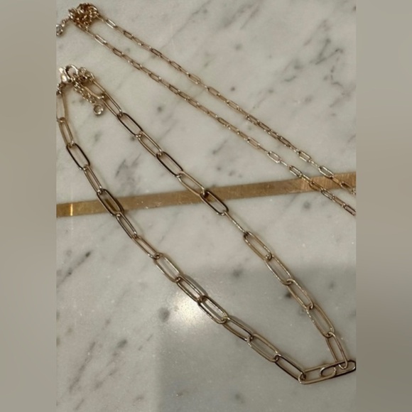 ✨Gold Paperclip Link Necklace “K” initial✨ - Picture 3 of 4